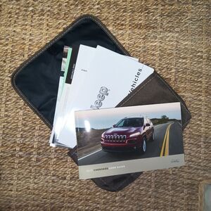 2017 Jeep Cherokee User Guide With Case Manual and
